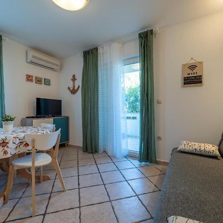 Apartment Dana バスカ エクステリア 写真