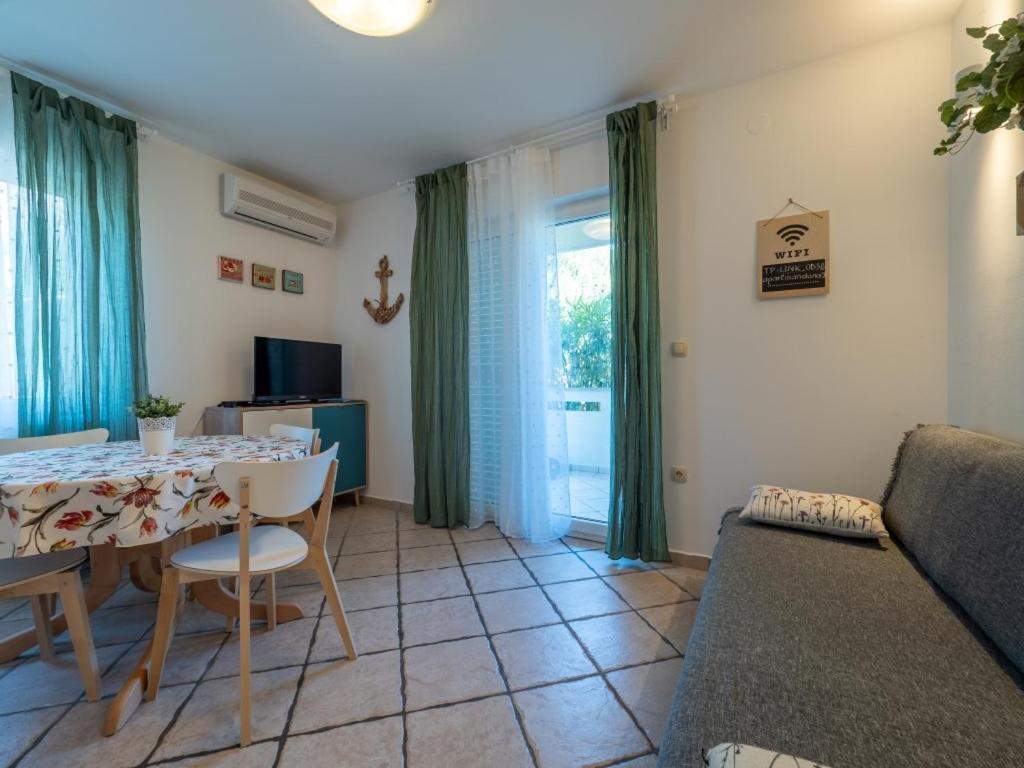 Apartment Dana バスカ エクステリア 写真