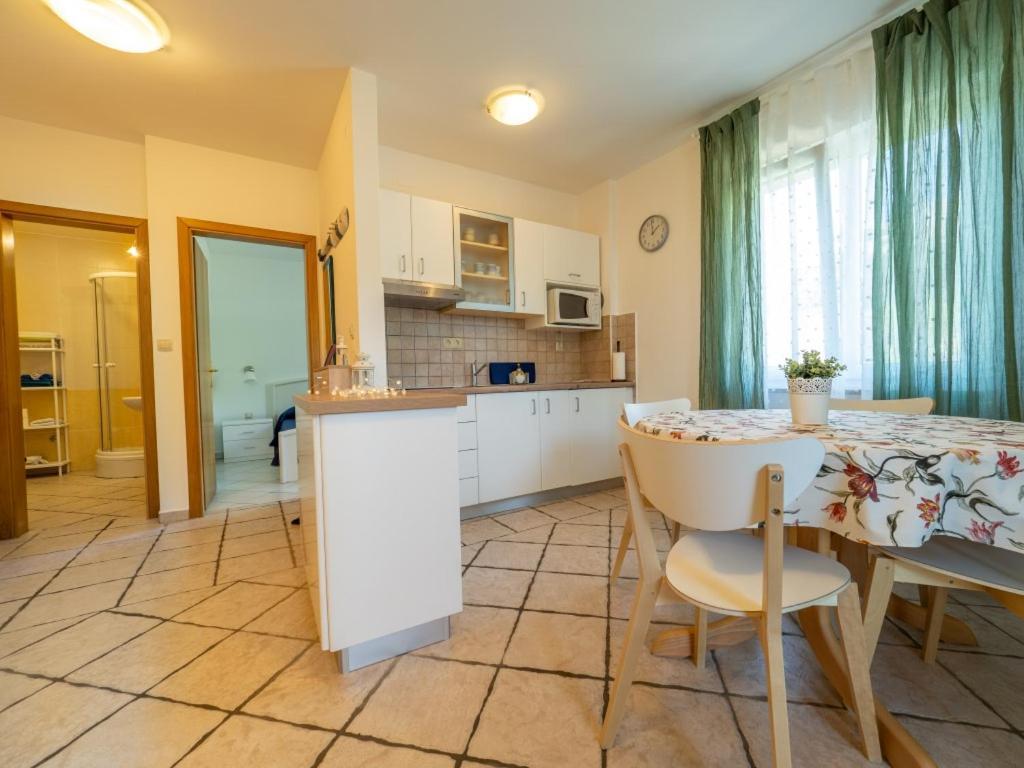 Apartment Dana バスカ エクステリア 写真